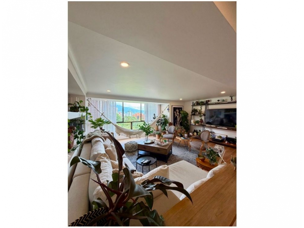 Apartamento en venta en El Poblado, Medellín · foto 18 de 24