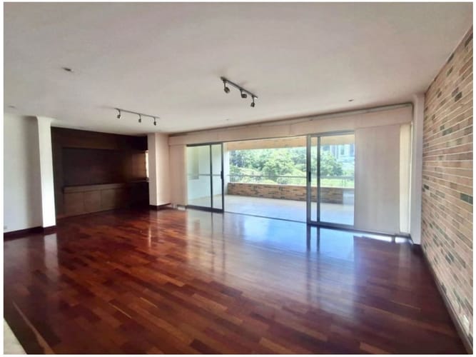 Apartamento de 3 alcobas en venta en Los Balsos, Medellín, 316 m² · foto 12 de 23