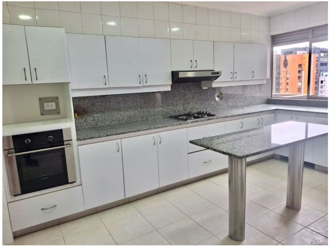 Apartamento de 3 alcobas en venta en Los Balsos, Medellín, 316 m² · foto 20 de 23