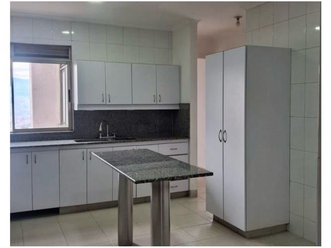 Apartamento de 3 alcobas en venta en Los Balsos, Medellín, 316 m² · foto 21 de 23