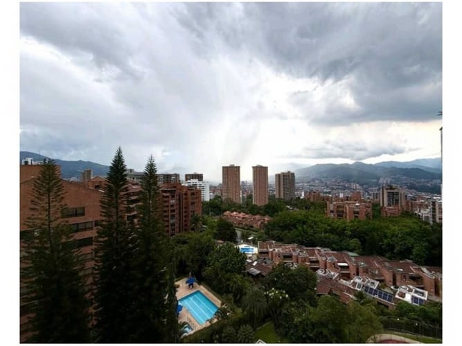 Apartamento de 5 alcobas en venta en El Poblado, Envigado, 590 m² · foto 3 de 21