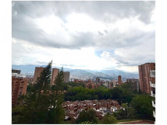 Apartamento de 5 alcobas en venta en El Poblado, Envigado, 590 m² · foto 4 de 21