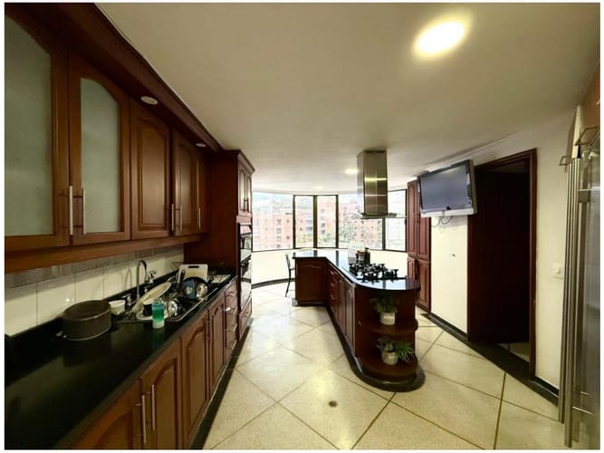 Apartamento de 5 alcobas en venta en El Poblado, Envigado, 590 m² · foto 9 de 21