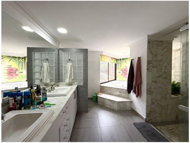 Apartamento de 5 alcobas en venta en El Poblado, Envigado, 590 m² · foto 20 de 21