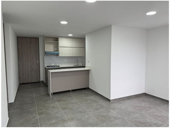 Apartamento de 3 alcobas en venta en Las Lomitas, Sabaneta, 84 m² · foto 2 de 20