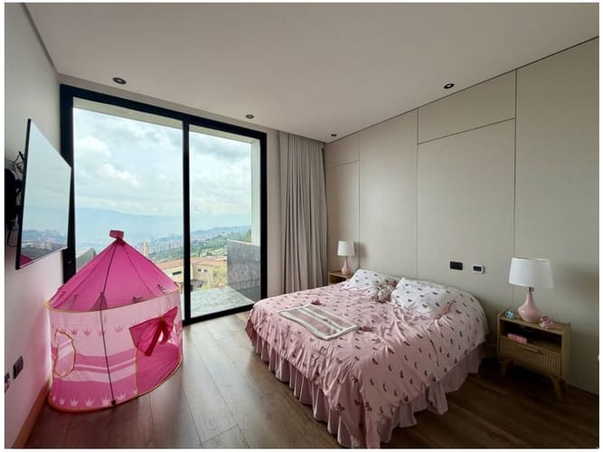 Casa de 4 alcobas en venta en El Poblado, Medellín, 752 m² · foto 24 de 24