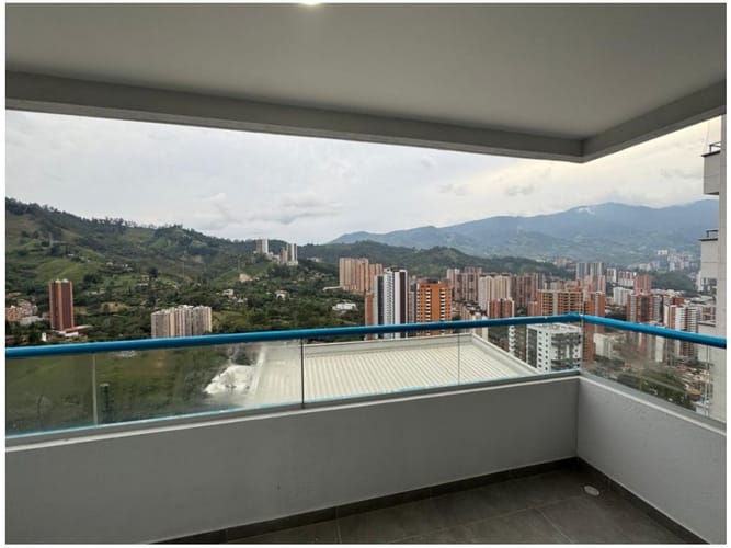 Apartamento de 3 alcobas en venta en Las Lomitas, Sabaneta, 84 m² · foto 4 de 20