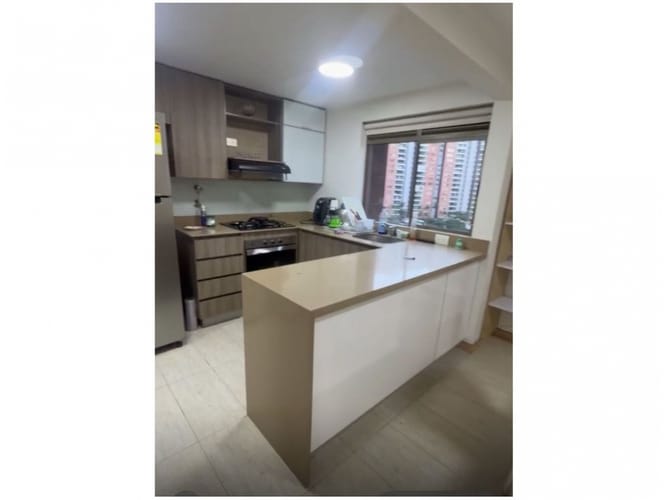 Apartamento de 3 alcobas en venta en Belén, Medellín, 85 m² · foto 3 de 8