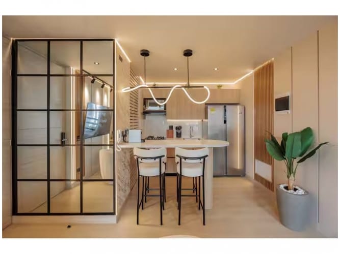 Apartamento de 2 alcobas en venta en El Poblado, Medellín, 62 m² · foto 2 de 24