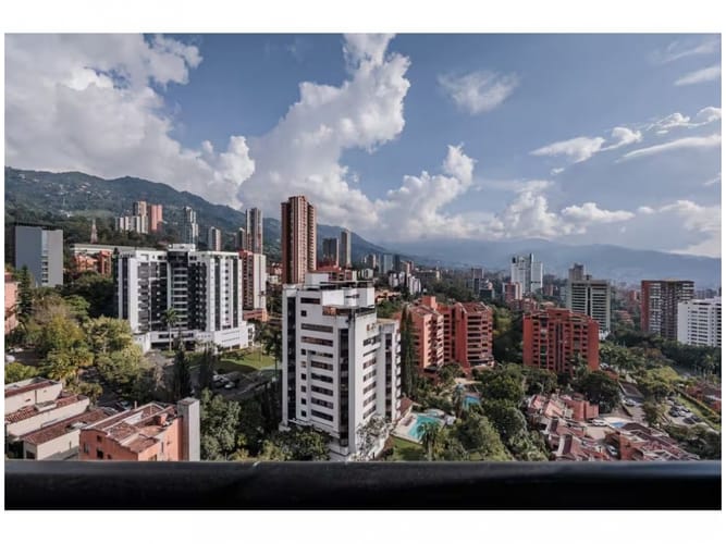 Apartamento de 2 alcobas en venta en El Poblado, Medellín, 62 m² · foto 6 de 24