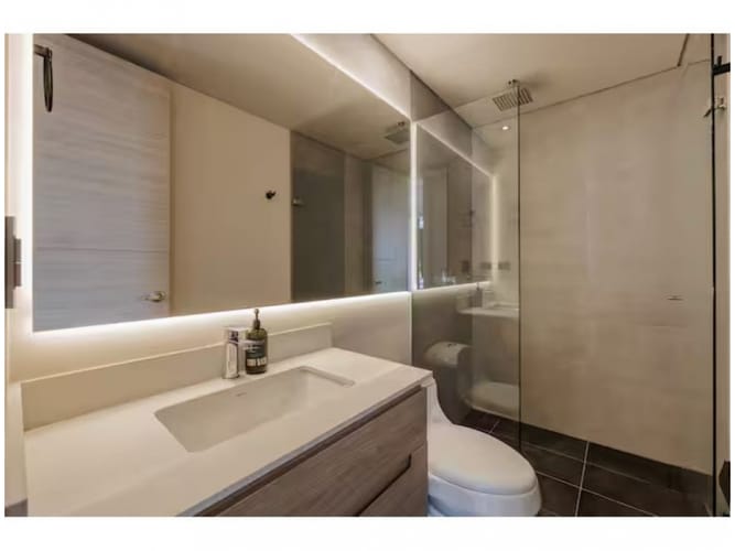 Apartamento de 2 alcobas en venta en El Poblado, Medellín, 62 m² · foto 10 de 24