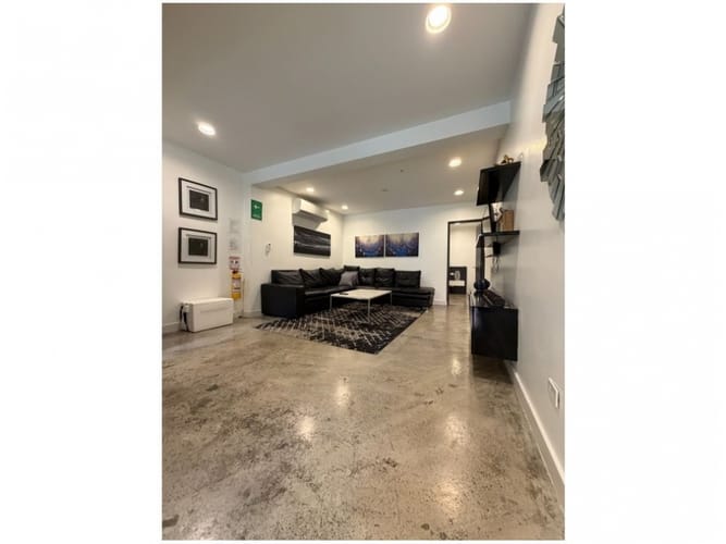 Casa de 11 alcobas en venta en Manila, Medellín, 450 m² · foto 2 de 19