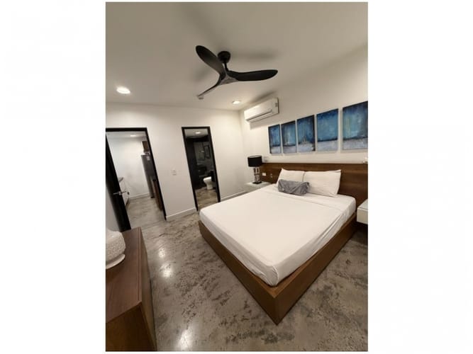 Casa de 11 alcobas en venta en Manila, Medellín, 450 m² · foto 3 de 19