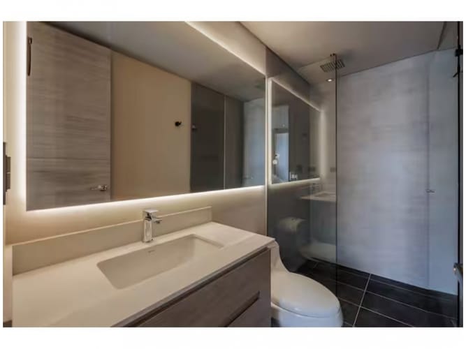 Apartamento de 2 alcobas en venta en El Poblado, Medellín, 62 m² · foto 22 de 24