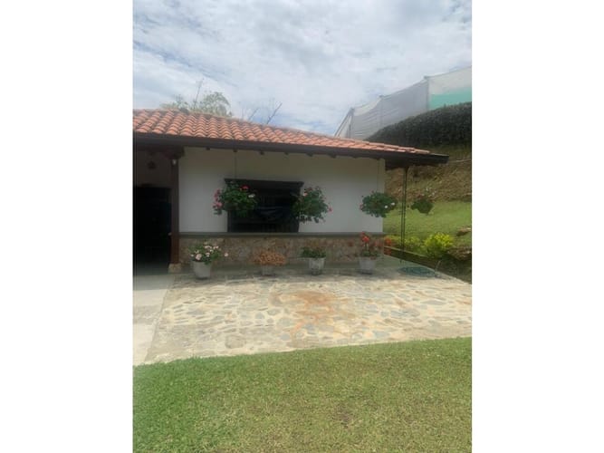 Casa de 3 alcobas en venta en El Carmen De Viboral, Medellín, 150 m² · foto 1 de 6