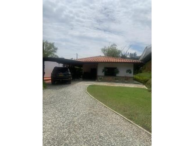 Casa de 3 alcobas en venta en El Carmen De Viboral, Medellín, 150 m² · foto 3 de 6