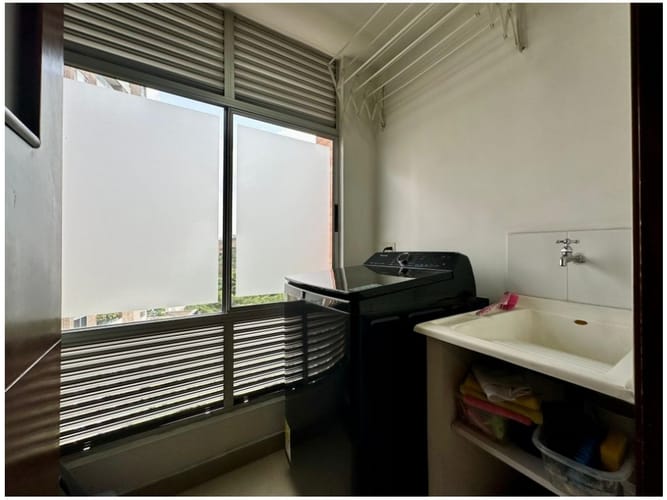 Apartaestudio en venta en El Poblado, Medellín, 72 m² · foto 6 de 20