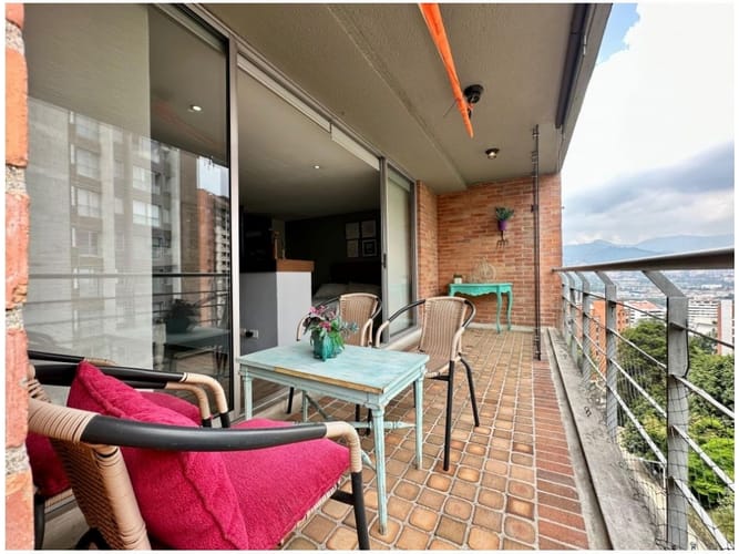 Apartaestudio en venta en El Poblado, Medellín, 72 m² · foto 8 de 20
