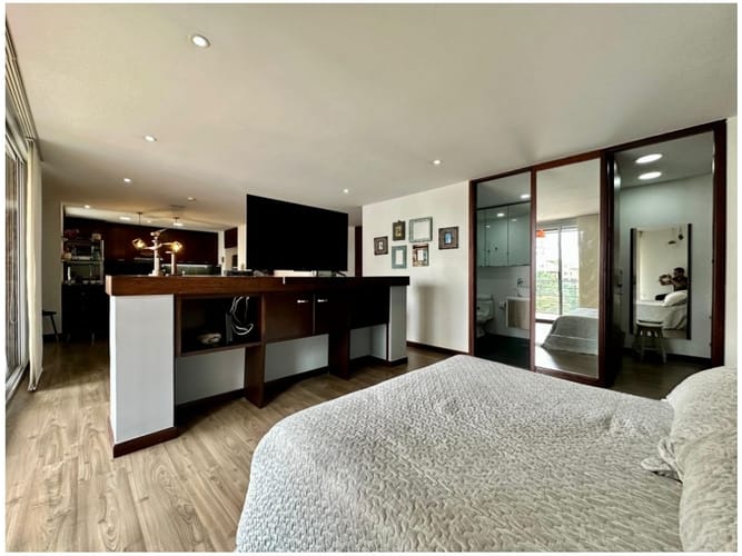 Apartaestudio en venta en El Poblado, Medellín, 72 m² · foto 10 de 20