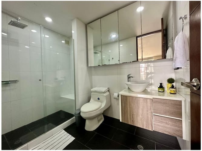 Apartaestudio en venta en El Poblado, Medellín, 72 m² · foto 13 de 20