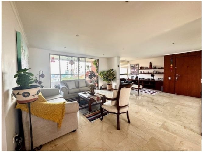 Apartamento de 3 alcobas en venta en Los Balsos, Medellín, 178 m² · foto 3 de 21