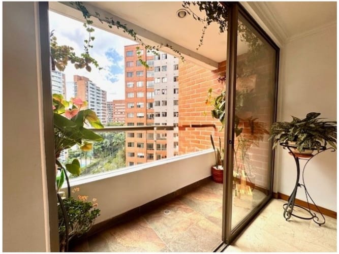 Apartamento de 3 alcobas en venta en Los Balsos, Medellín, 178 m² · foto 7 de 21