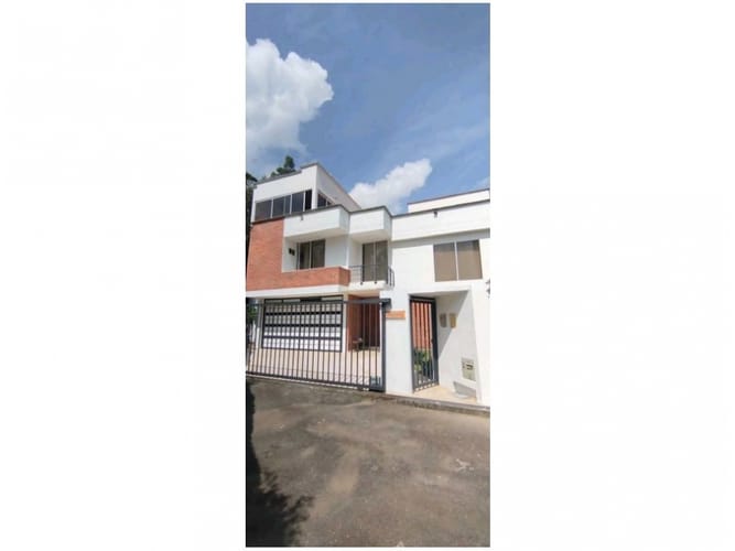 Casa de 5 alcobas en venta en El Porvenir, Rionegro, 428 m² · foto 2 de 24