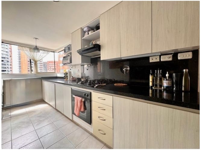 Apartamento de 3 alcobas en venta en Los Balsos, Medellín, 178 m² · foto 9 de 21