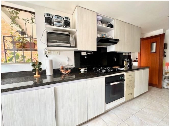 Apartamento de 3 alcobas en venta en Los Balsos, Medellín, 178 m² · foto 10 de 21