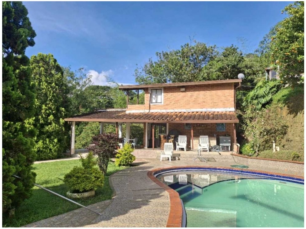 7BR Country House in Centro (200 m²) for Sale