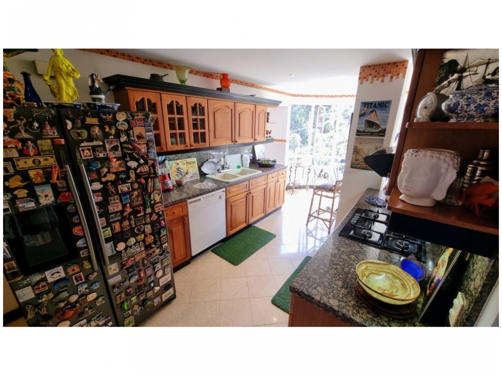 Apartamento en venta en El Poblado, Medellín · foto 18 de 24