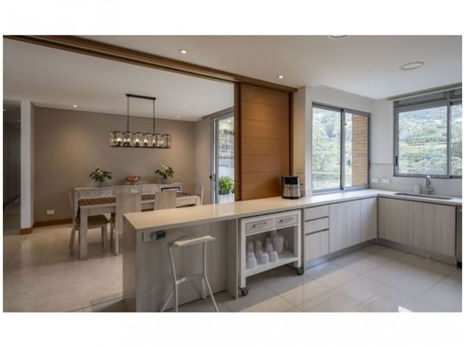 Apartamento de 3 alcobas en venta en El Poblado, Medellín, 298 m² · foto 23 de 24