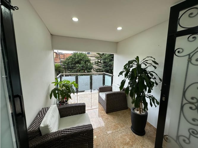 Casa de 7 alcobas en venta en Santa Mónica, Medellín, 362 m² · foto 5 de 24