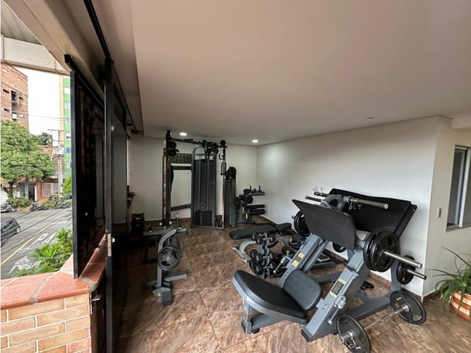 Casa de 7 alcobas en venta en Santa Mónica, Medellín, 362 m² · foto 12 de 24