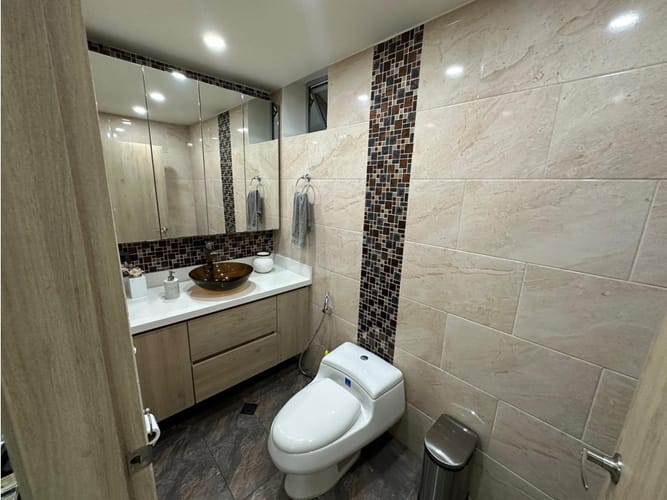 Casa de 7 alcobas en venta en Santa Mónica, Medellín, 362 m² · foto 14 de 24