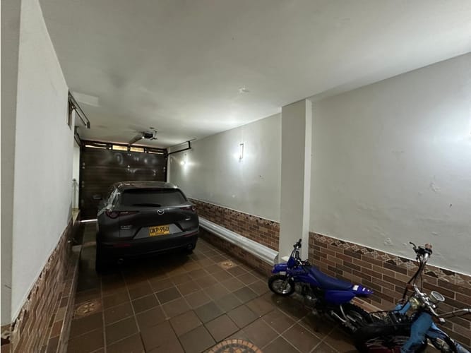 Casa de 7 alcobas en venta en Santa Mónica, Medellín, 362 m² · foto 15 de 24