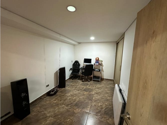 Casa de 7 alcobas en venta en Santa Mónica, Medellín, 362 m² · foto 16 de 24