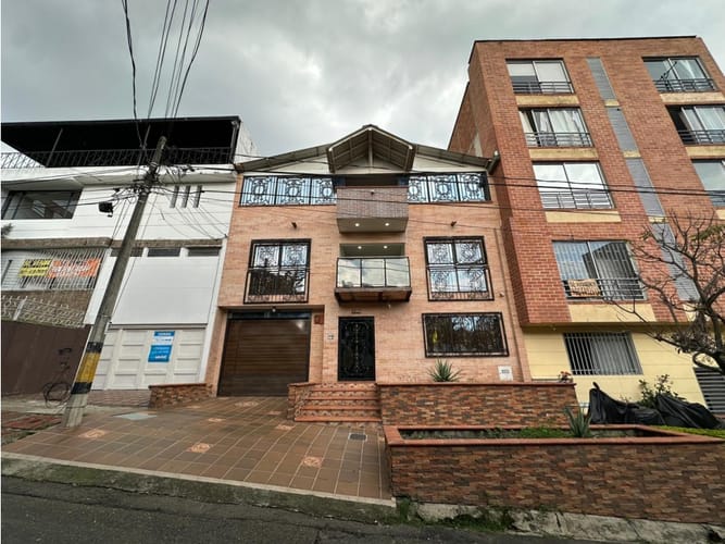 Casa de 7 alcobas en venta en Santa Mónica, Medellín, 362 m² · foto 22 de 24
