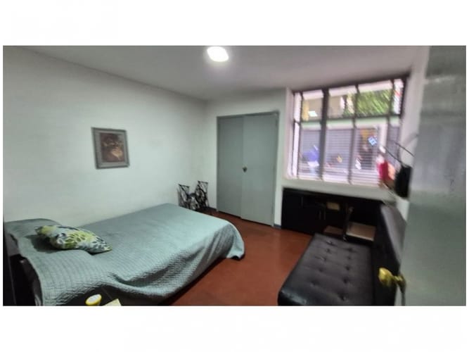 Casa de 6 alcobas en venta en El Poblado, Medellín, 215 m² · foto 3 de 19