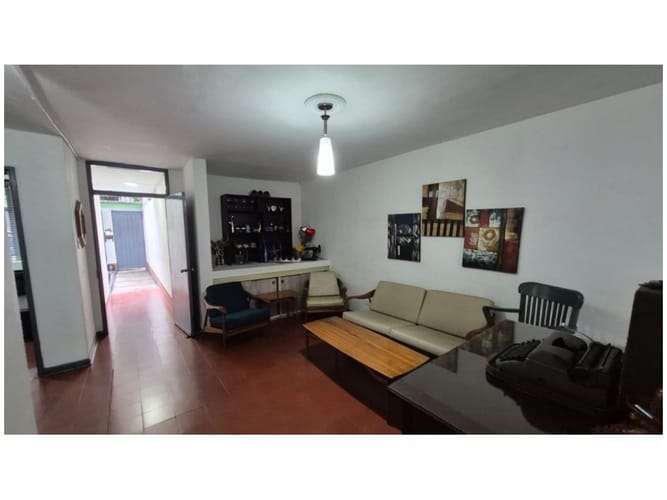 Casa de 6 alcobas en venta en El Poblado, Medellín, 215 m² · foto 10 de 19
