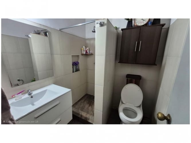 Casa de 6 alcobas en venta en El Poblado, Medellín, 215 m² · foto 17 de 19