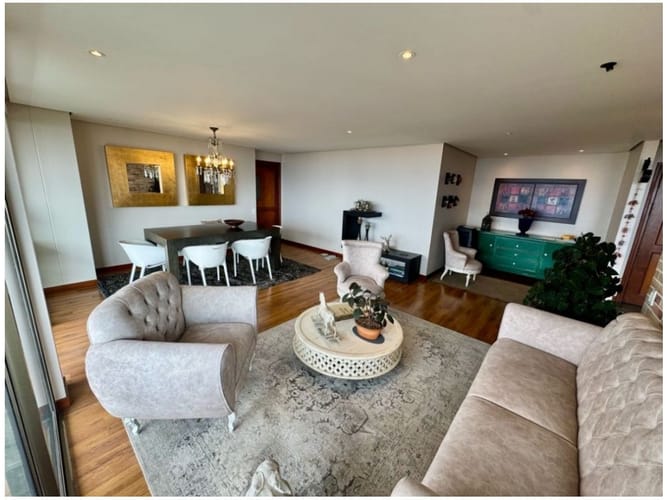 Apartamento en venta en El Poblado, Medellín · foto 6 de 24
