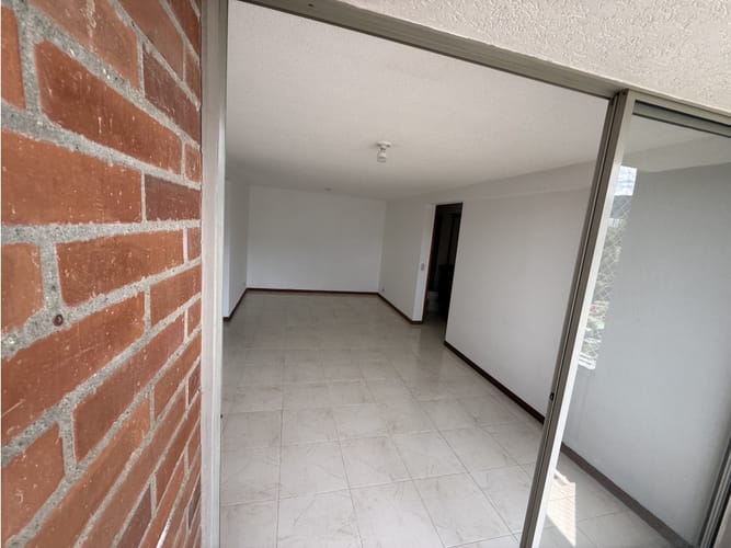 Apartamento de 3 alcobas en venta en Laureles, Medellín, 78 m² · foto 4 de 6