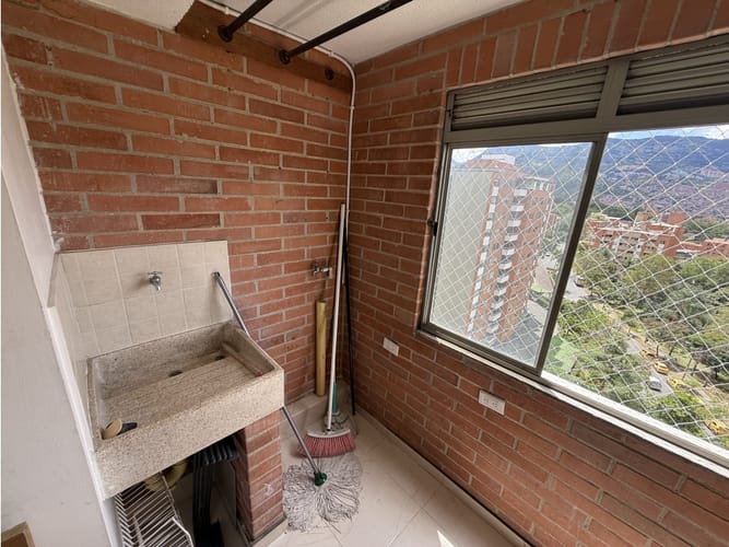 Apartamento de 3 alcobas en venta en Laureles, Medellín, 78 m² · foto 6 de 6