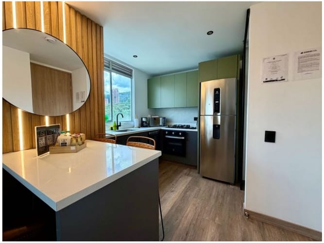 Apartamento en venta en El Poblado, Medellín · foto 2 de 17