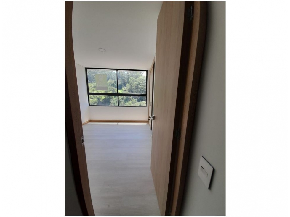 Apartamento en venta en El Poblado, Medellín · foto 2 de 24