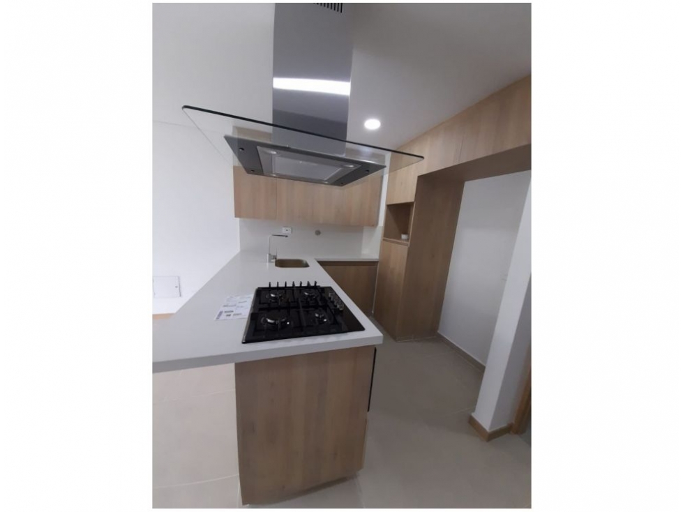 Apartamento en venta en El Poblado, Medellín · foto 8 de 24