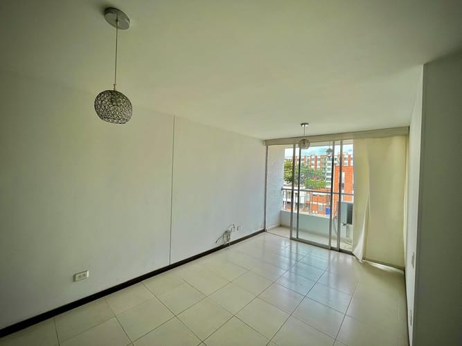 Apartamento de 3 alcobas en venta en Valle Del Lili, Cali, 55 m² · foto 3 de 16