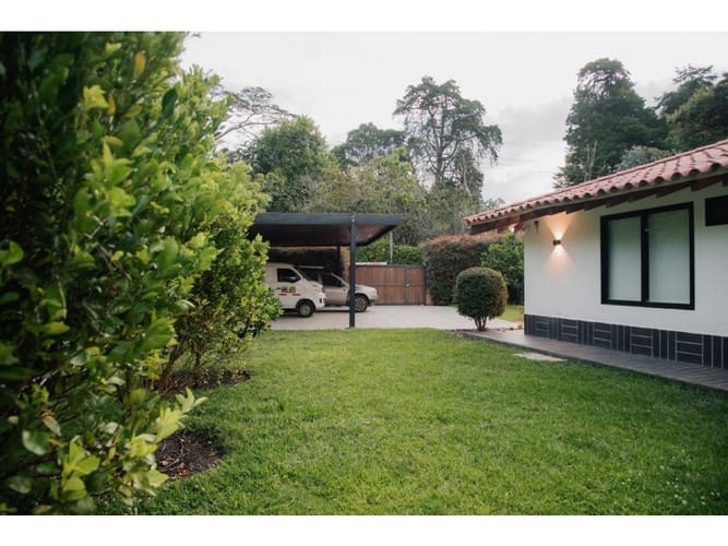 Casa de 3 alcobas en venta en Llano Grande, Rionegro, 1200 m² · foto 2 de 6