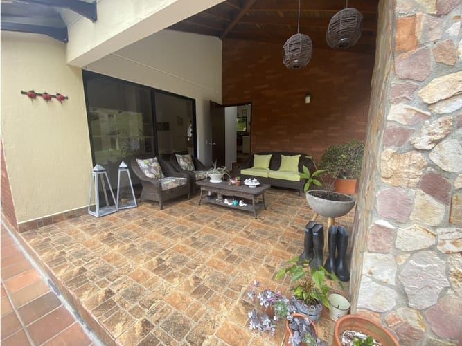 Casa de 2 alcobas en venta en Escobero, Envigado, 242 m² · foto 5 de 6
